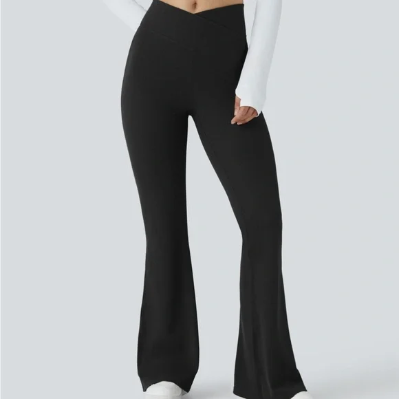 New with tags, Halara high waisted, crossover Black Flared Pants, size small - Picture 1 of 6